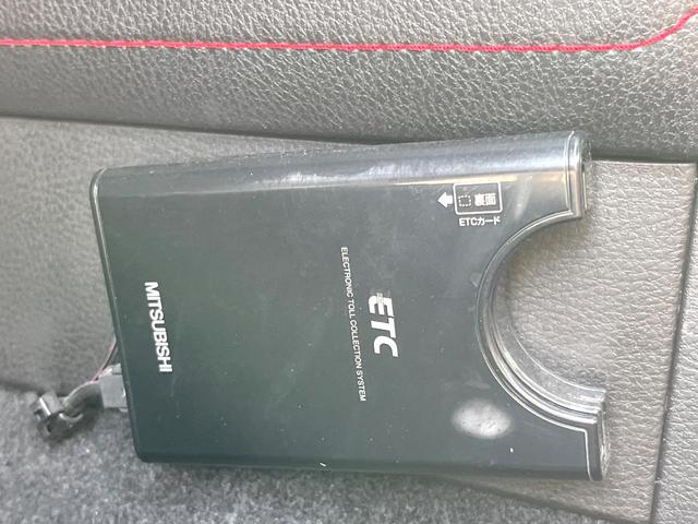 ８６ ＧＴ　６ＭＴ　モデリスタエアロ　フジツボ製マフラー　ヴァレンティ製テールランプ　ＨＩＤヘッド　純正１７インチアルミ　革巻きステアリング　純正ナビ　バックカメラ　デュアルオートエアコン　スマートキー（36枚目）