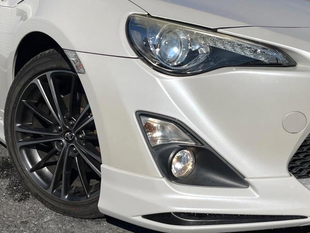 ８６ ＧＴ　６ＭＴ　モデリスタエアロ　フジツボ製マフラー　ヴァレンティ製テールランプ　ＨＩＤヘッド　純正１７インチアルミ　革巻きステアリング　純正ナビ　バックカメラ　デュアルオートエアコン　スマートキー（42枚目）