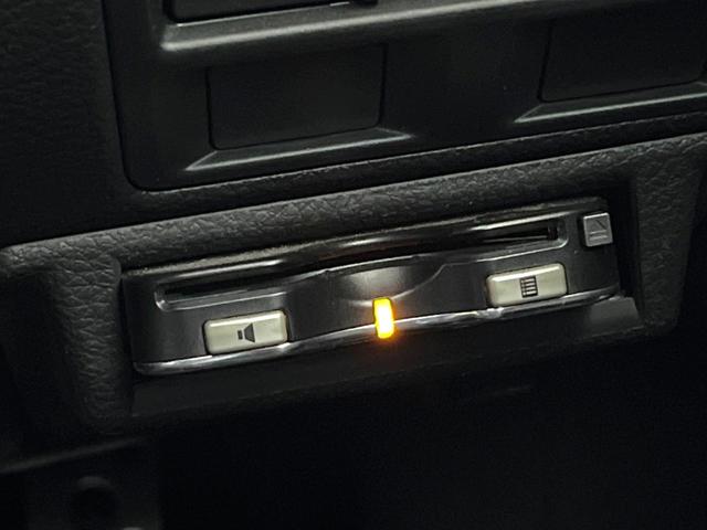 レガシィツーリングワゴン ２．５ｉアイサイト　Ｓパッケージ　後期Ｄ型　ナビ　バックカメラ　ＥＴＣ　ＨＩＤヘッドライト　純正１８インチアルミホイール　キーレスアクセス　プッシュスタート　ビルシュタインダンパー　アイドリングストップ　Ｓ－Ｉドライブ（5枚目）