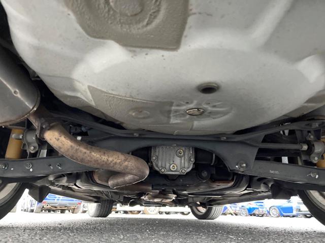 レガシィツーリングワゴン ２．５ｉアイサイト　Ｓパッケージ　後期Ｄ型　ナビ　バックカメラ　ＥＴＣ　ＨＩＤヘッドライト　純正１８インチアルミホイール　キーレスアクセス　プッシュスタート　ビルシュタインダンパー　アイドリングストップ　Ｓ－Ｉドライブ（19枚目）