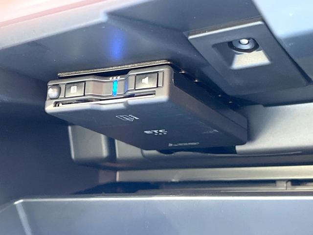 インプレッサスポーツ 1.6i-Sアイサイト ドラレコ コーナーセンサー スマートキー LEDヘッドライト ETC 純正17インチアルミホイール オートハイビーム 車線逸脱警報 オートライト デュアルエアコン CD パドルシフト(4枚目)