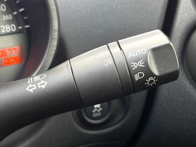 フェアレディＺ ニスモ　６ＭＴ　専用チューニング　ＢＯＳＥサウンドシステム　ＲＥＣＡＲＯ製シート　ＲＡＹＳ製１９インチアルミホイール　ＨＩＤヘッドライト　アルカンターラ巻きステアリング　オートエアコン　スマートキー（26枚目）