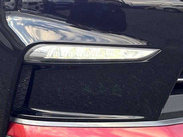 フェアレディＺ ニスモ　６ＭＴ　専用チューニング　ＢＯＳＥサウンドシステム　ＲＥＣＡＲＯ製シート　ＲＡＹＳ製１９インチアルミホイール　ＨＩＤヘッドライト　アルカンターラ巻きステアリング　オートエアコン　スマートキー（41枚目）