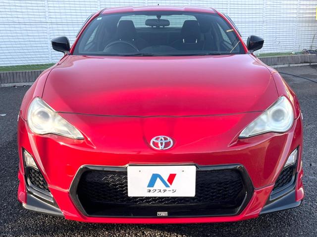 ８６ Ｇ　ＴＲＤエアロ　純正ＳＤナビ　バックカメラ　ＥＴＣ　純正１６インチアルミホイール　Ｂｌｕｅｔｏｏｔｈ　ＣＤ　ＤＶＤ再生　パドルシフト（14枚目）