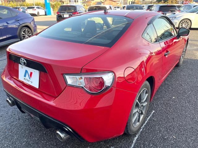 ８６ Ｇ　ＴＲＤエアロ　純正ＳＤナビ　バックカメラ　ＥＴＣ　純正１６インチアルミホイール　Ｂｌｕｅｔｏｏｔｈ　ＣＤ　ＤＶＤ再生　パドルシフト（17枚目）