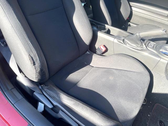 ８６ Ｇ　ＴＲＤエアロ　純正ＳＤナビ　バックカメラ　ＥＴＣ　純正１６インチアルミホイール　Ｂｌｕｅｔｏｏｔｈ　ＣＤ　ＤＶＤ再生　パドルシフト（29枚目）