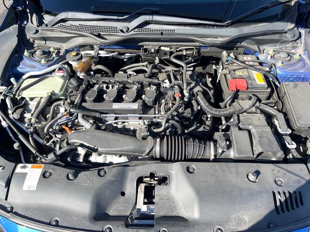 シビック ハッチバック　ホンダセンシング　６速ＭＴ　純正ナビ　ＥＴＣ　ドライブレコーダー　ＬＥＤヘッドライト　純正１８インチアルミホイール　シートヒーター　スマートキー　アイドリングストップ　オートライト　オートエアコン　革巻きステアリング（18枚目）