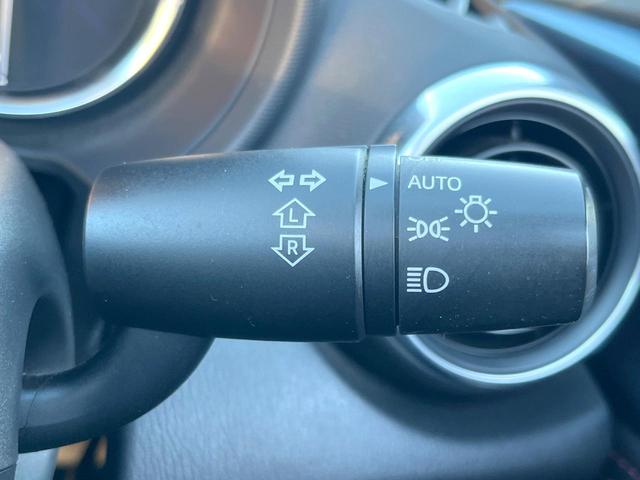 ロードスター Ｓスペシャルパッケージ　マツダコネクトナビ　ＬＥＤヘッドライト　革巻きステアリング　純正１６インチアルミホイール　オートライト　オートエアコン　スマートキー　Ｂｌｕｅｔｏｏｔｈ再生　ＥＴＣ　アイドリングストップ（7枚目）