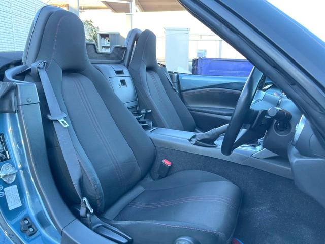 ロードスター Ｓスペシャルパッケージ　マツダコネクトナビ　ＬＥＤヘッドライト　革巻きステアリング　純正１６インチアルミホイール　オートライト　オートエアコン　スマートキー　Ｂｌｕｅｔｏｏｔｈ再生　ＥＴＣ　アイドリングストップ（9枚目）