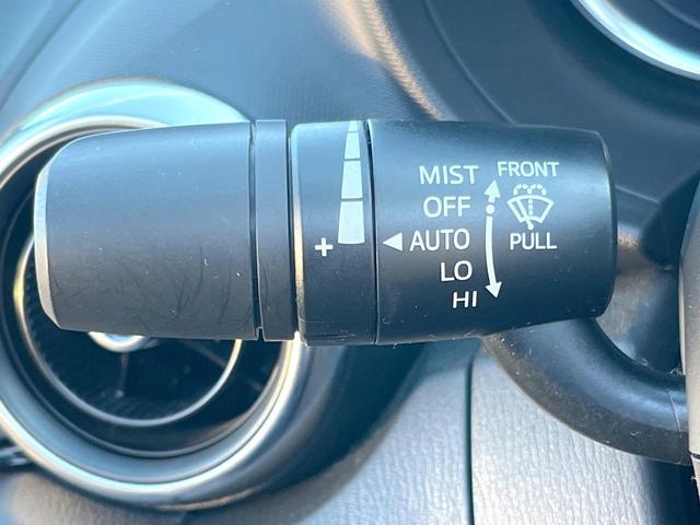 ロードスター Ｓスペシャルパッケージ　マツダコネクトナビ　ＬＥＤヘッドライト　革巻きステアリング　純正１６インチアルミホイール　オートライト　オートエアコン　スマートキー　Ｂｌｕｅｔｏｏｔｈ再生　ＥＴＣ　アイドリングストップ（21枚目）