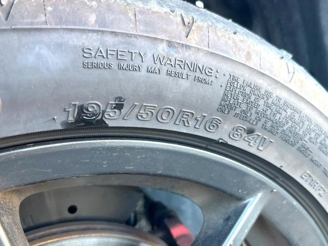 ロードスター Ｓスペシャルパッケージ　マツダコネクトナビ　ＬＥＤヘッドライト　革巻きステアリング　純正１６インチアルミホイール　オートライト　オートエアコン　スマートキー　Ｂｌｕｅｔｏｏｔｈ再生　ＥＴＣ　アイドリングストップ（36枚目）