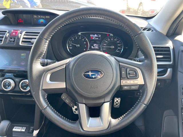 フォレスター 2.0XT アイサイト LEDアクセサリーライナー 純正ナビ LEDヘッドライト 革巻きステアリング 純正18インチアルミ ハーフレザーシート 前後席シートヒーター パワーシート アダプティブクルーズコントロール(11枚目)