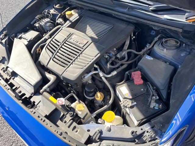 WRX S4 2.0GTアイサイト STIフロントリップ LEDヘッドライト 革巻きステアリング 純正18インチアルミホイール パドルシフト アダプティブクルーズコントロール スマートキー アイサイト ターボ 4WD(17枚目)