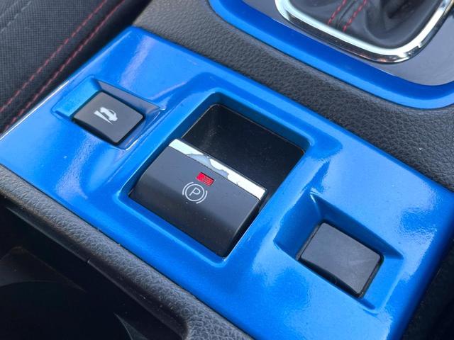 WRX S4 2.0GTアイサイト STIフロントリップ LEDヘッドライト 革巻きステアリング 純正18インチアルミホイール パドルシフト アダプティブクルーズコントロール スマートキー アイサイト ターボ 4WD(23枚目)