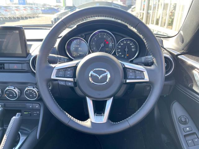 ロードスターRF VS マツダコネクトディスプレイ BOSEサウンド 衝突被害軽減システム LEDヘッドライト 革巻きステアリング 純正17インチアルミ 黒革シート クルーズコントロール シートヒーター パドルシフト(10枚目)