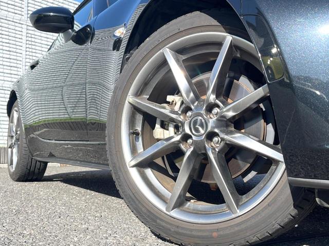 ロードスターRF VS マツダコネクトディスプレイ BOSEサウンド 衝突被害軽減システム LEDヘッドライト 革巻きステアリング 純正17インチアルミ 黒革シート クルーズコントロール シートヒーター パドルシフト(12枚目)