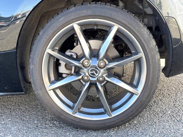 ロードスターRF VS マツダコネクトディスプレイ BOSEサウンド 衝突被害軽減システム LEDヘッドライト 革巻きステアリング 純正17インチアルミ 黒革シート クルーズコントロール シートヒーター パドルシフト(41枚目)