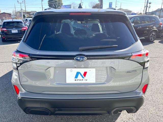 フォレスター プレミアムS:HEV EX 登録済未使用車 サンルーフ ツートンカラー ハーマンカードンサウンドシステム スマートリアビューミラー パワーリアゲート ルーフレール 茶革シート LEDヘッドライト 革巻きステアリング(16枚目)