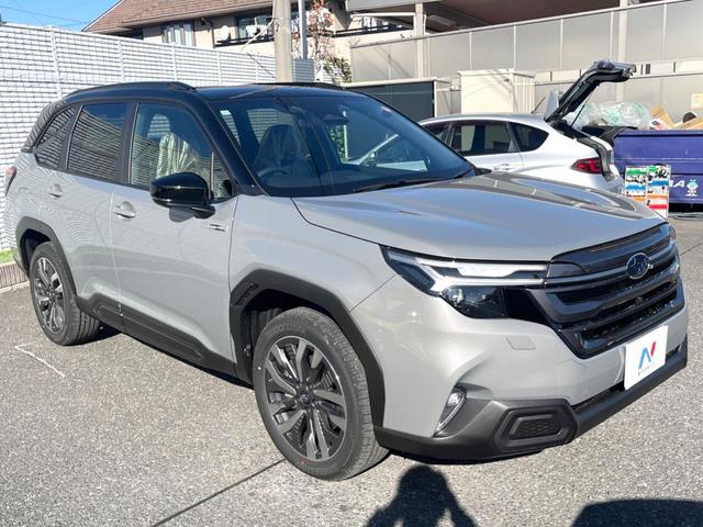 フォレスター プレミアムS:HEV EX 登録済未使用車 サンルーフ ツートンカラー ハーマンカードンサウンドシステム スマートリアビューミラー パワーリアゲート ルーフレール 茶革シート LEDヘッドライト 革巻きステアリング(17枚目)