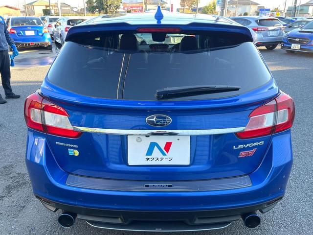 レヴォーグ １．６ＳＴＩスポーツアイサイト　後期Ｅ型　ＳＴＩスタイルパッケージ　柿本マフラー　アドバンスドセイフティパッケージ　ＬＥＤアクセサリーライナー　スマートリアビューミラー　ビルシュタインダンパー　純正８型ナビ　革巻きステアリング（15枚目）