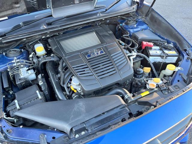 レヴォーグ １．６ＳＴＩスポーツアイサイト　後期Ｅ型　ＳＴＩスタイルパッケージ　柿本マフラー　アドバンスドセイフティパッケージ　ＬＥＤアクセサリーライナー　スマートリアビューミラー　ビルシュタインダンパー　純正８型ナビ　革巻きステアリング（18枚目）