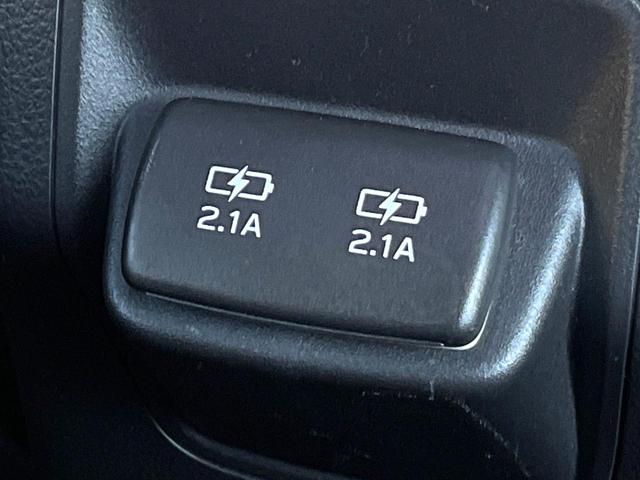 レヴォーグ １．６ＳＴＩスポーツアイサイト　後期Ｅ型　ＳＴＩスタイルパッケージ　柿本マフラー　アドバンスドセイフティパッケージ　ＬＥＤアクセサリーライナー　スマートリアビューミラー　ビルシュタインダンパー　純正８型ナビ　革巻きステアリング（39枚目）