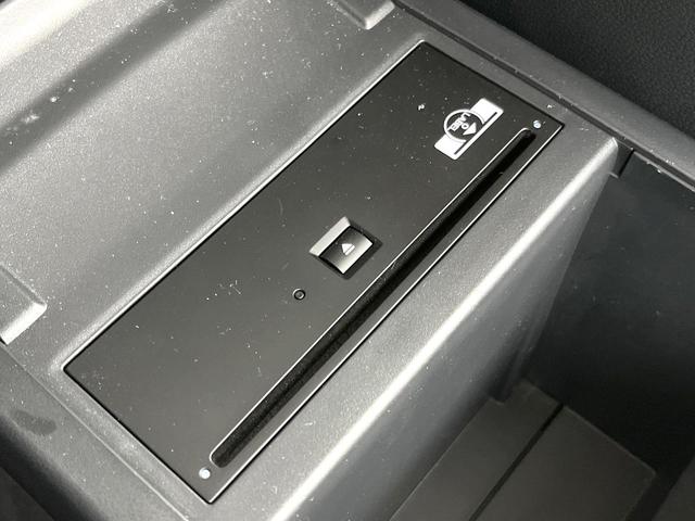 レヴォーグ ＧＴ－Ｈ　ＥＸ　リアアンダーディフューザー　ＬＥＤアクセサリーライナー　ＣＤ／ＤＶＤデッキ　パワートランクリッド　１１．６型メモリーナビ　純正１８インチアルミ　ＬＥＤヘッドライト　革巻きステアリング　禁煙車（6枚目）