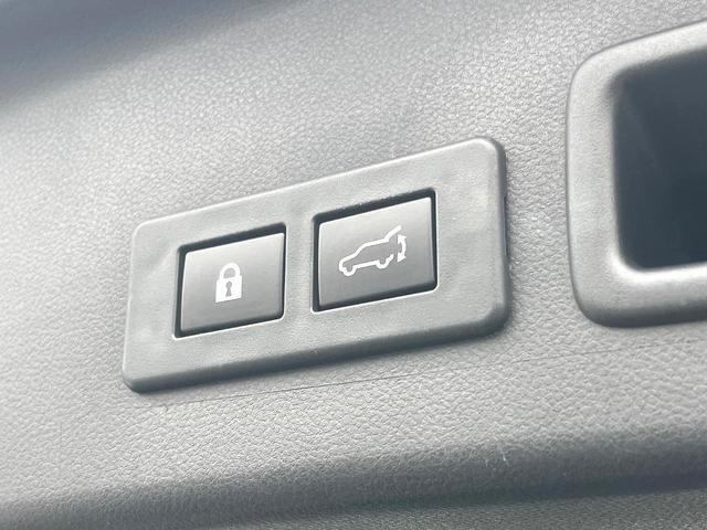 レヴォーグ ＧＴ－Ｈ　ＥＸ　リアアンダーディフューザー　ＬＥＤアクセサリーライナー　ＣＤ／ＤＶＤデッキ　パワートランクリッド　１１．６型メモリーナビ　純正１８インチアルミ　ＬＥＤヘッドライト　革巻きステアリング　禁煙車（7枚目）