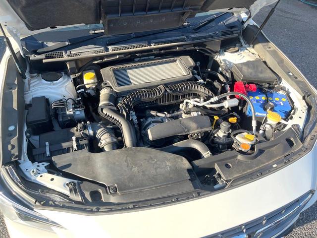 レヴォーグ ＧＴ－Ｈ　ＥＸ　リアアンダーディフューザー　ＬＥＤアクセサリーライナー　ＣＤ／ＤＶＤデッキ　パワートランクリッド　１１．６型メモリーナビ　純正１８インチアルミ　ＬＥＤヘッドライト　革巻きステアリング　禁煙車（18枚目）