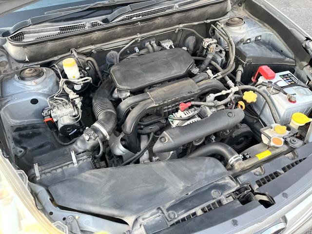 レガシィアウトバック ２．５ｉアイサイト　ＳＤナビ　バックカメラ　ＨＩＤヘッドライト　革巻きステアリング　純正１７インチアルミホイール　パワーシート　レーダークルーズコントロール　オートライト　スマートキー　アイサイト　４ＷＤ　禁煙車（18枚目）