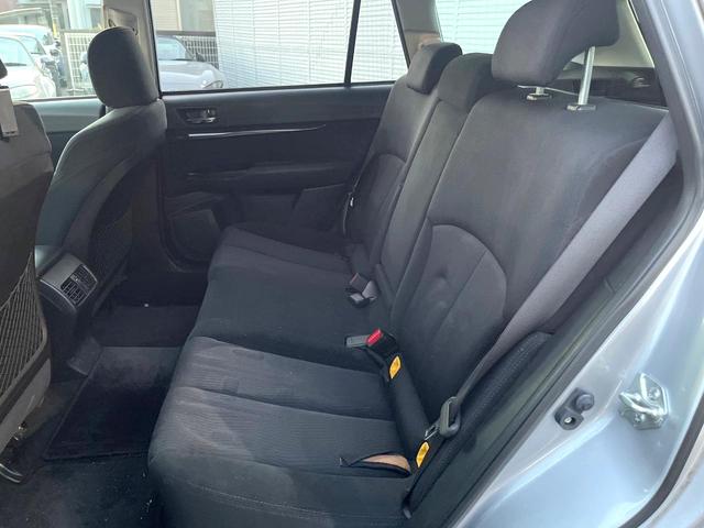 レガシィアウトバック ２．５ｉアイサイト　ＳＤナビ　バックカメラ　ＨＩＤヘッドライト　革巻きステアリング　純正１７インチアルミホイール　パワーシート　レーダークルーズコントロール　オートライト　スマートキー　アイサイト　４ＷＤ　禁煙車（39枚目）