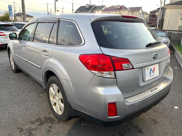 レガシィアウトバック ２．５ｉアイサイト　ＳＤナビ　バックカメラ　ＨＩＤヘッドライト　革巻きステアリング　純正１７インチアルミホイール　パワーシート　レーダークルーズコントロール　オートライト　スマートキー　アイサイト　４ＷＤ　禁煙車（46枚目）