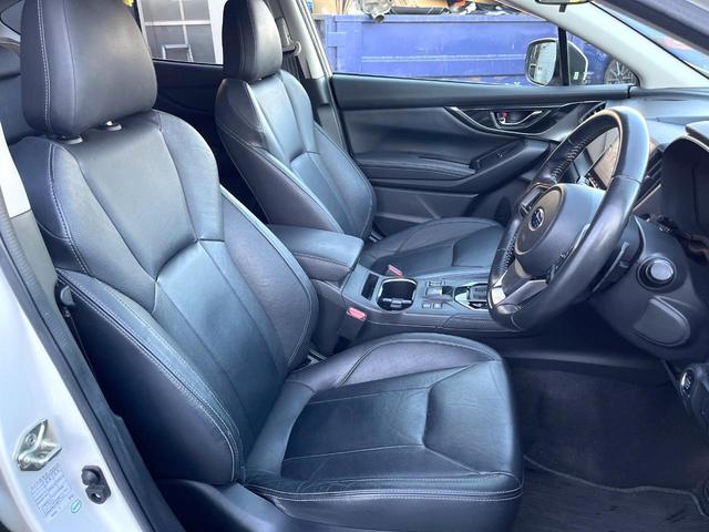 インプレッサスポーツ ２．０ｉ－Ｌアイサイト　純正８型ビルトインナビ　黒革シート　ＬＥＤアクセサリーライナー　コーナーセンサー　ＬＥＤヘッドライト　革巻きステアリング　純正１７インチアルミホイール　スマートキー　アイサイト　禁煙車（8枚目）