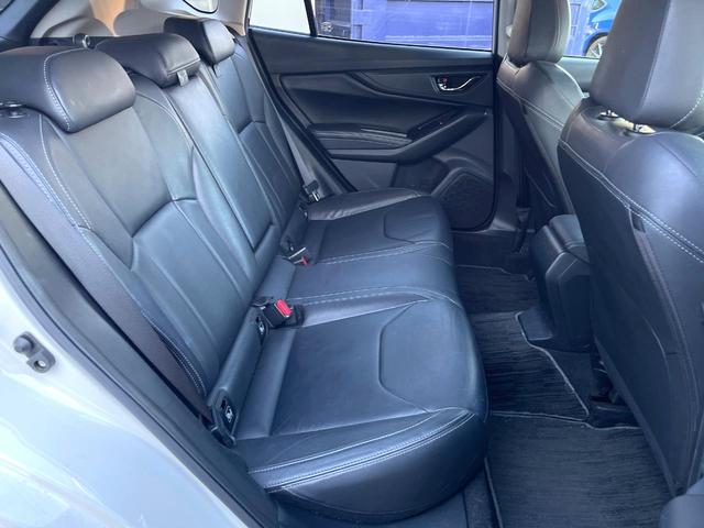 インプレッサスポーツ ２．０ｉ－Ｌアイサイト　純正８型ビルトインナビ　黒革シート　ＬＥＤアクセサリーライナー　コーナーセンサー　ＬＥＤヘッドライト　革巻きステアリング　純正１７インチアルミホイール　スマートキー　アイサイト　禁煙車（9枚目）