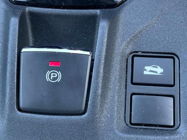 インプレッサスポーツ ２．０ｉ－Ｌアイサイト　純正８型ビルトインナビ　黒革シート　ＬＥＤアクセサリーライナー　コーナーセンサー　ＬＥＤヘッドライト　革巻きステアリング　純正１７インチアルミホイール　スマートキー　アイサイト　禁煙車（26枚目）