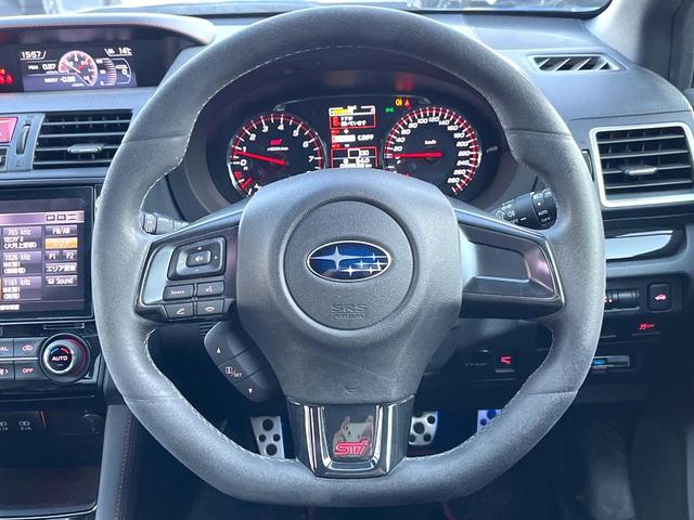 �y�����v�����X�e�A�����O�z�㎿�Ȋv���g�p���邱�ƂŁA��ɂ����������݂ƂĂ��^�]���₷���n���h���ł���