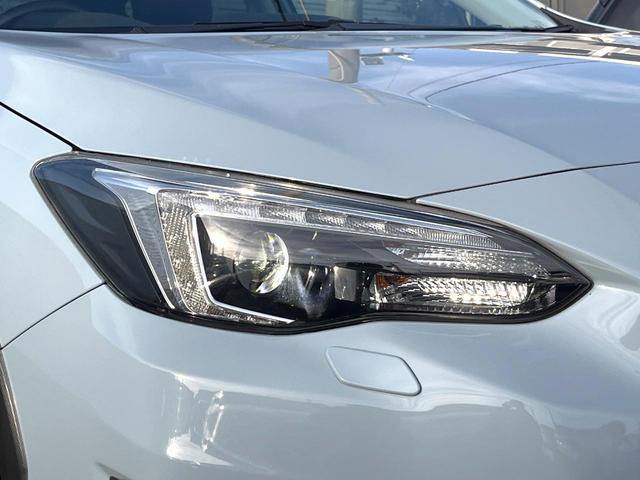 ＸＶ ２．０ｉ－Ｓ　アイサイト　純正８型ビルトインナビ　黒革シート　ルーフレール　ＬＥＤヘッドライト　革巻きステアリング　純正１８インチアルミホイール　パワーシート　シートヒーター　レーダークルーズ　スマートキー　アイサイト（12枚目）