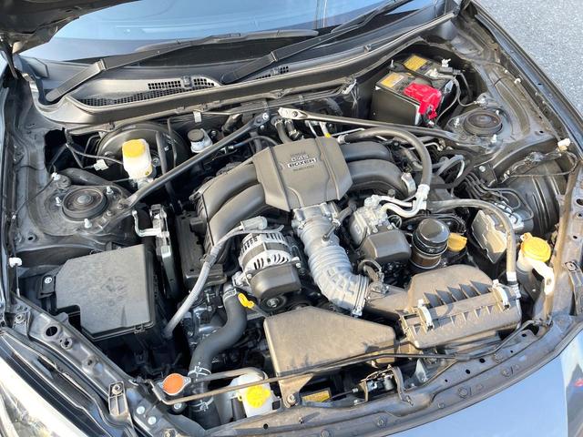 ＢＲＺ ＳＴＩ　スポーツ　ブレンボ製ブレーキ　純正ナビ　バックカメラ　ＥＴＣ　ドライブレコーダー　ＳＴＩダンパー　純正１８インチアルミホイール　ＬＥＤヘッドライト　シートヒーター　リアビークルディテクション　スマートキー（18枚目）