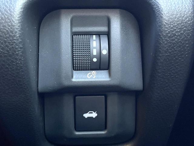 ＢＲＺ ＳＴＩ　スポーツ　ブレンボ製ブレーキ　純正ナビ　バックカメラ　ＥＴＣ　ドライブレコーダー　ＳＴＩダンパー　純正１８インチアルミホイール　ＬＥＤヘッドライト　シートヒーター　リアビークルディテクション　スマートキー（31枚目）