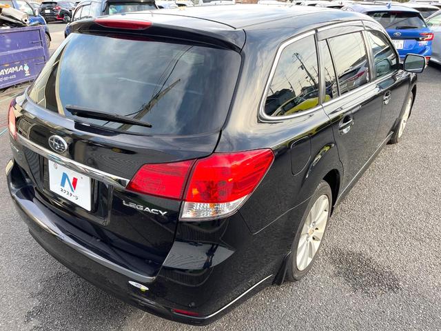 レガシィツーリングワゴン ２．５ｉアイサイト　革シートセット　純正ナビ　バックカメラ　ＥＴＣ　ＨＩＤヘッドライト　純正１７インチアルミホイール　キーレスアクセス　プッシュスタート　デュアルオートエアコン　パワーシート　クリアビューパック（17枚目）