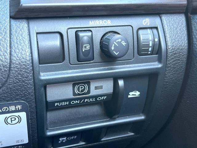 レガシィツーリングワゴン ２．５ｉアイサイト　革シートセット　純正ナビ　バックカメラ　ＥＴＣ　ＨＩＤヘッドライト　純正１７インチアルミホイール　キーレスアクセス　プッシュスタート　デュアルオートエアコン　パワーシート　クリアビューパック（31枚目）