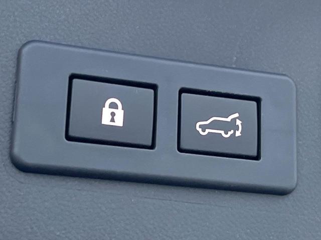 レヴォーグ ＳＴＩスポーツ　ＥＸ　１１．６型ナビ　ＬＥＤアクセサリーライナー　パワートランクリッド　スマートリアビューミラー　レザーシート　ＬＥＤヘッドライト　革巻きステアリング　純正１８インチアルミ　禁煙車　アイサイトＸ（7枚目）