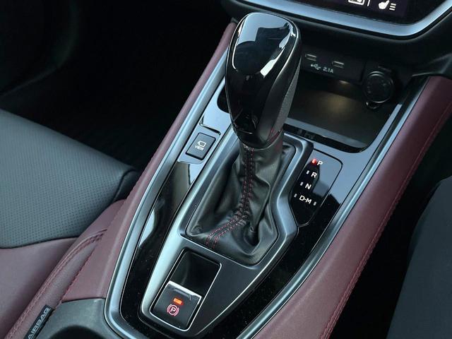 レヴォーグ ＳＴＩスポーツ　ＥＸ　１１．６型ナビ　ＬＥＤアクセサリーライナー　パワートランクリッド　スマートリアビューミラー　レザーシート　ＬＥＤヘッドライト　革巻きステアリング　純正１８インチアルミ　禁煙車　アイサイトＸ（25枚目）