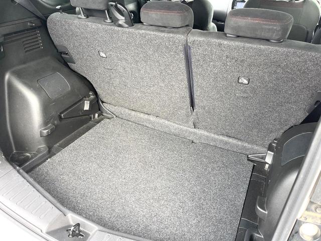 ���i�̂���������ʋ΁A���}���ɏ\���ȉ׎��X�y�[�X���m�ۂ��Ă���܂��B�Z�J���h�V�[�g��|���ƁA�傫�ȉו��̐ύڂ��\�ł���