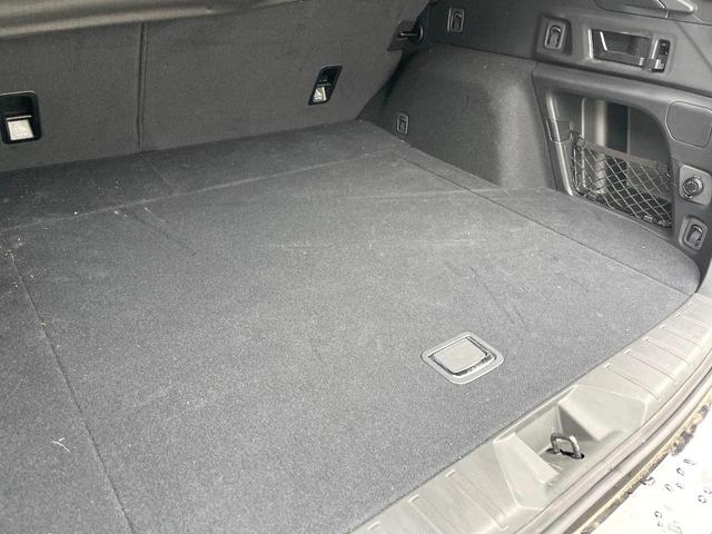 レガシィアウトバック リミテッドＥＸ　本革シート　サンルーフ　ハーマンカードンサウンド　１１．６インチナビ　バックカメラ　ＥＴＣ　ドライブレコーダー　アイサイトＸ　パワーバックドア　シートヒーター　パワーシート　スマートキー（10枚目）