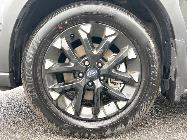 レガシィアウトバック リミテッドＥＸ　本革シート　サンルーフ　ハーマンカードンサウンド　１１．６インチナビ　バックカメラ　ＥＴＣ　ドライブレコーダー　アイサイトＸ　パワーバックドア　シートヒーター　パワーシート　スマートキー（13枚目）