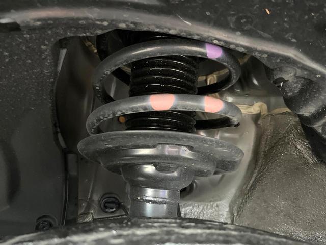 レガシィアウトバック リミテッドＥＸ　本革シート　サンルーフ　ハーマンカードンサウンド　１１．６インチナビ　バックカメラ　ＥＴＣ　ドライブレコーダー　アイサイトＸ　パワーバックドア　シートヒーター　パワーシート　スマートキー（20枚目）