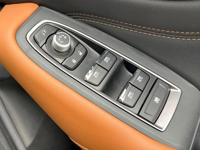 レガシィアウトバック リミテッドＥＸ　本革シート　サンルーフ　ハーマンカードンサウンド　１１．６インチナビ　バックカメラ　ＥＴＣ　ドライブレコーダー　アイサイトＸ　パワーバックドア　シートヒーター　パワーシート　スマートキー（30枚目）