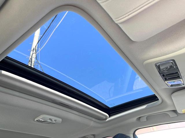 レヴォーグ １．６ＧＴ－Ｓアイサイト　サンルーフ　革シートセット　アドバンスドセイフティパッケージ　純正ナビ　バックカメラ　ＥＴＣ　アイサイトＶｅｒ３　ＬＥＤヘッドライト　純正１８インチアルミホイール　ビルシュタインダンパー　パワーシート（3枚目）