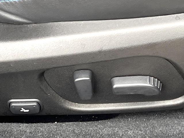 レヴォーグ １．６ＧＴ－Ｓアイサイト　サンルーフ　革シートセット　アドバンスドセイフティパッケージ　純正ナビ　バックカメラ　ＥＴＣ　アイサイトＶｅｒ３　ＬＥＤヘッドライト　純正１８インチアルミホイール　ビルシュタインダンパー　パワーシート（21枚目）